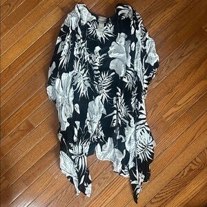 Chico's Monochrome Floral Top